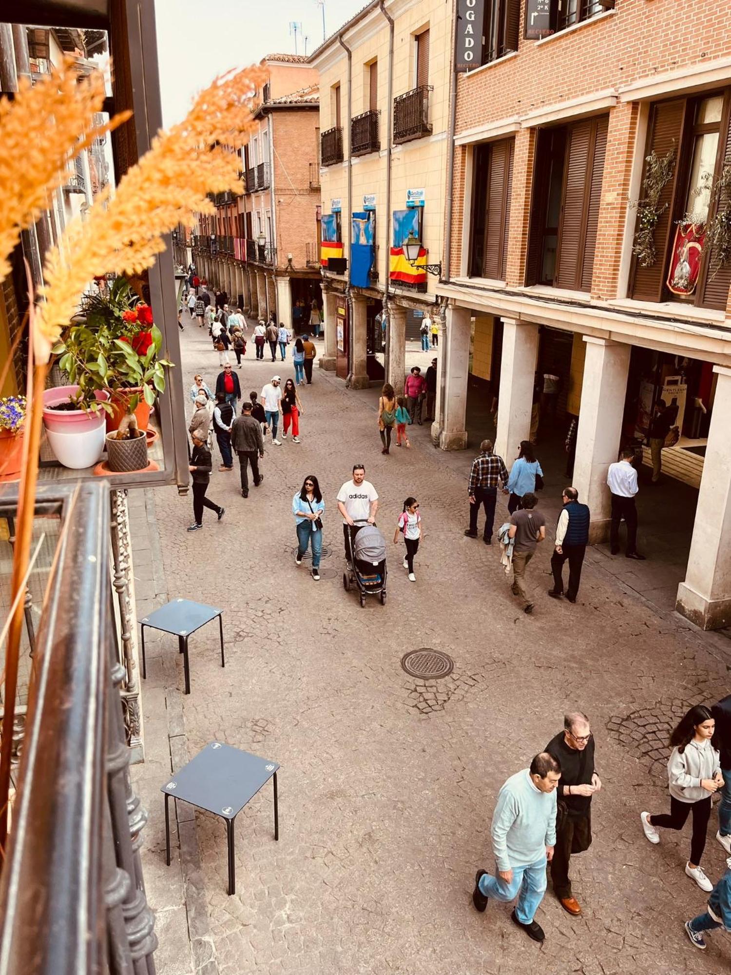 Calle Mayor Alcalá de Henares Exterior photo